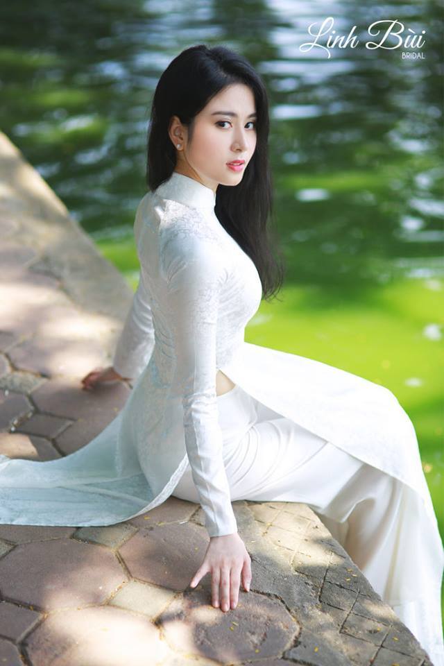当众调教抽打花蒂